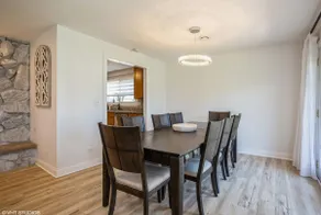 Stylish 4 bedroom home in Arlington Heights - Image 4
