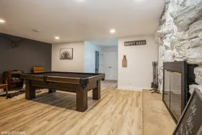 Stylish 4 bedroom home in Arlington Heights - Image 3