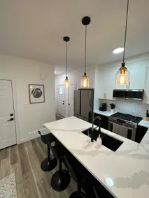 3 Bedroom • Free Parking • Close to DT • AC • - Image 5