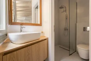 Convent Garden 2 · 2 Baths · Sleep 4 · Courtyard - Image 3