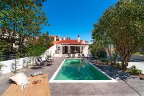 Ixian Bliss Pool Villa - Image 2
