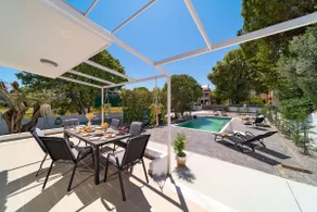 Ixian Bliss Pool Villa - Image 3