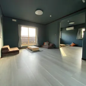 A 2-minute walk to the shore of Lake Yamanaka, a private cottage with a garden - Image 3