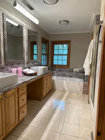 Peaceful Treetop Suite Close to Downtown Tulsa - Image 2