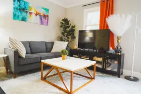 Cute, Private 2 bdrm Home w/ Fun & Games - Image 5