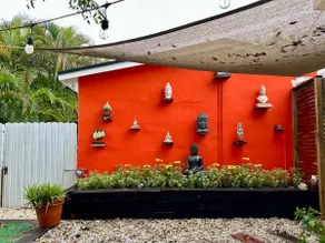 Flora's Garden Apartment/Studio - Image 2