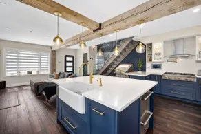 Modern & Rustic Dream House in Oshawa - Image 4