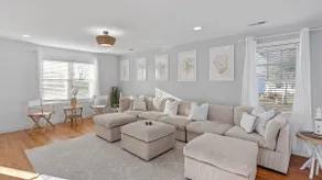 3 Miles to the Beach, 3 Miles to Downtown Newport! - Image 4