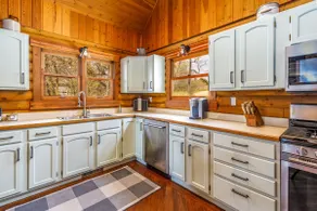 Log Home/Firepit/Game Room/Hot tub - Image 5