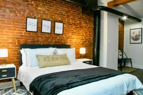 Christine's Suite - Image 3