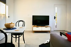 Upgraded-Modern 1 Bedroom Unit w/ Ensuite - Image 5
