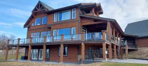 The Grand Getaway at Green Bluff - Image 2