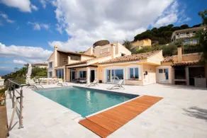 Luxurious Villa, 2 Pools, Spa and Gym - Image 2