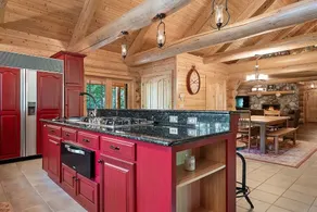 4k sqft Log Chalet, Chef’s Kitchen, no fees, pets! - Image 4