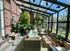 At Home on the Hudson - Image 5