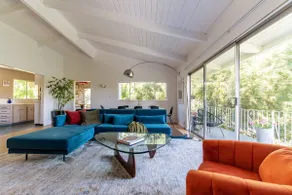 Stunning Midcentury - Ideal Location - VIEWS! - Image 5