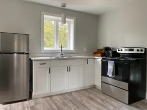 Cozy space in Flatrock - Image 2