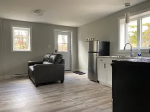 Cozy space in Flatrock - Image 3