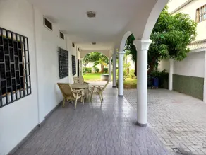 Airy villa with a beautiful garden - Image 2
