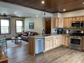 ADK Railtrail Inn:2 Bdrm apt - ”Whiteface Suite” - Image 2