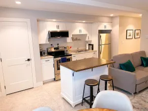 The Sooke Serene Suite - Image 2