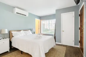 Stylish Studio in North Hampton Neighborhood - Image 2