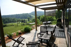 Amazing Views at this Cozy Retreat - Image 4