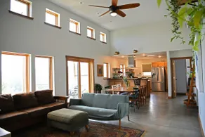 Amazing Views at this Cozy Retreat - Image 2