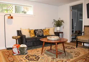 Vintage luxury 2 BR Fremont/Wallingford guesthouse - Image 3