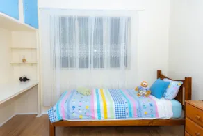 Home with easy access to CBD: Magill - Image 4