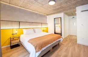 Beautiful Unit Off The Sea Front - Image 2