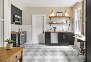 Downtown Bristol! 3 bd/ 1.5 bath- The Monro House - Image 3