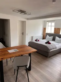 Guest room in the city center with kitchen - Image 4