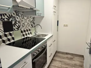 Guest room in the city center with kitchen - Image 3