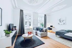 Stylish Old Building | Courtyard & Prime Location - Image 2