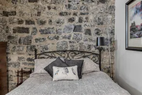 Rustic apartment in Old Town - Image 3