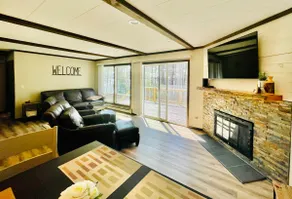 Castle Rock Lakefront Home, with pier, sand bottom, and wrap around deck - Image 3