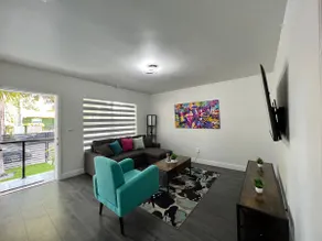 Stylish 3/2 centrally located! - Image 2