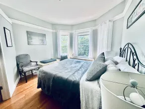 Private Andersonville Apartment - Image 4