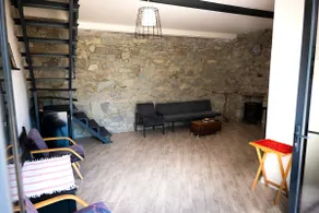 Apartment with a stone room - Image 5