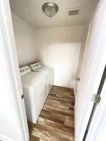 3-Bedroom, 2 bathroom residence! - Image 4