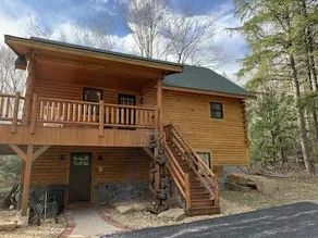 Gorgeous 4BR Log Home Near Storyland & N. Conway. AC, Large Deck, Dog friendly - Image 3