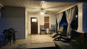 Little City Farmhouse - Image 4