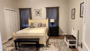Little City Farmhouse - Image 2