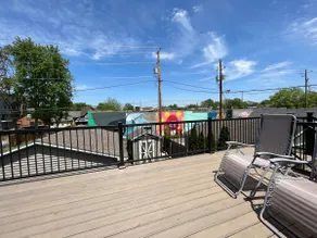 Fountain Square Loft w. private second story deck - Image 3
