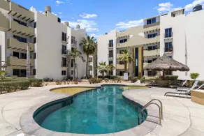 Charming Condo - Walk to the Beach, Dinning & Nightlife - Image 1