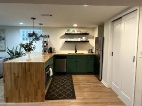 South Shore Oasis | Lakefront Suite Near Hyde Park - Image 4