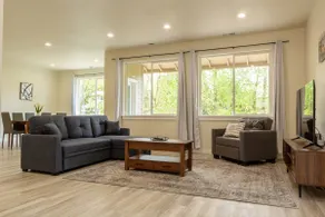 Beautiful 4 bedroom house with King beds, Forest V - Image 2