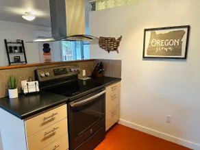 Delightful 2 bd steps to river - Image 5