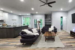 Serene retreat in Waxhaw: Steps away from Downtown - Image 2